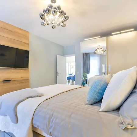 Pia Apartman *