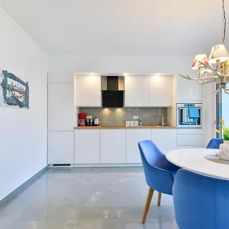 Pia Apartman